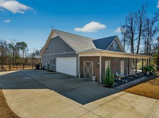 570 County Road 79, Roanoke, AL 36274