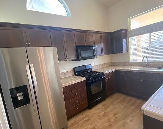 3rd image of 7383 Ensminger Ave