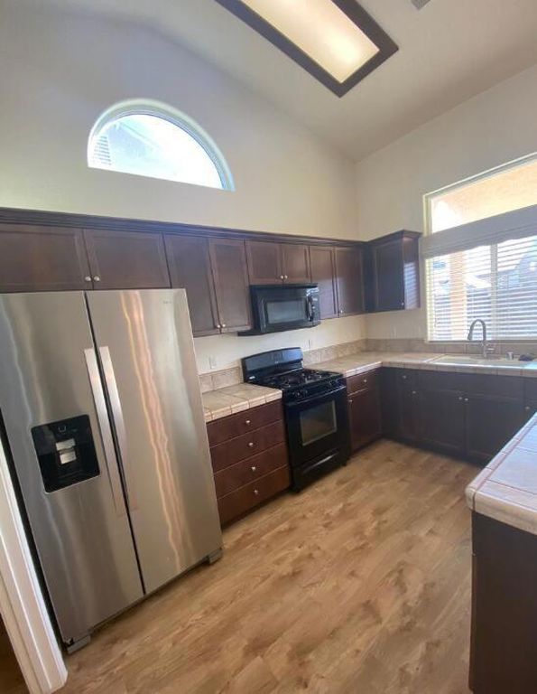 7383 Ensminger Ave, Goshen, CA - View 3