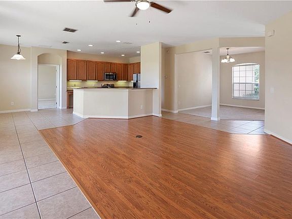 4th image of 4913 Oakway Dr
