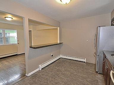 2nd image of 116 30th St #2R
