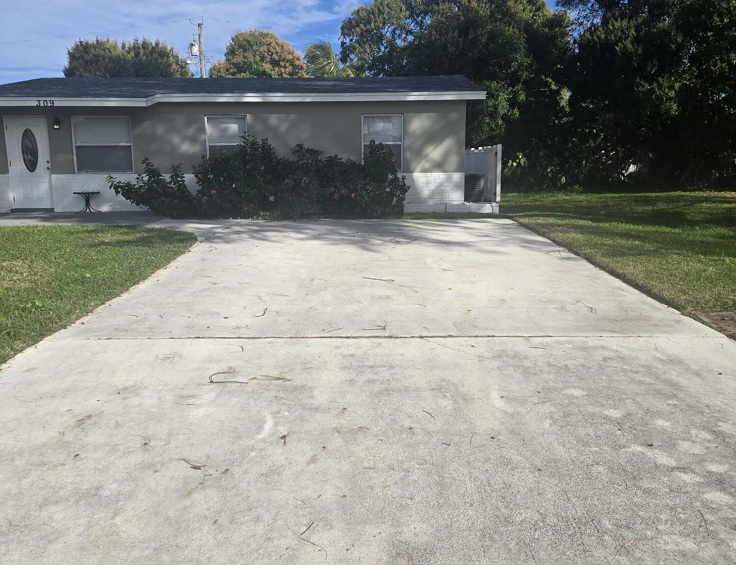 4 bed, 2.0 bath, 1092 sqft, $2,995 — Photo 2
