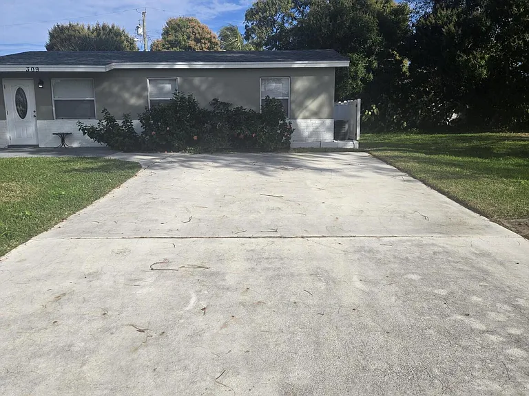 309 NW 6th Ave — Photo 2