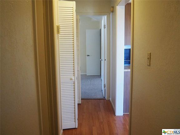 5th image of 421 W San Antonio St