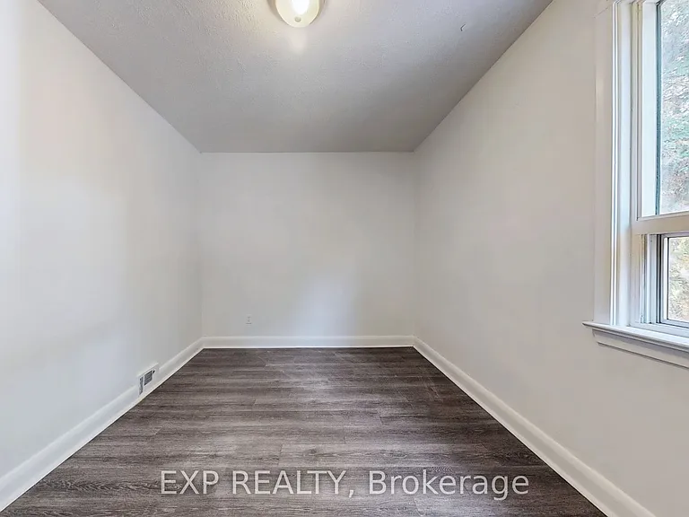 47 Boyce Ave S — Photo 18