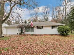 6999 Wilson Mills Rd, Gates Mills, OH 44040