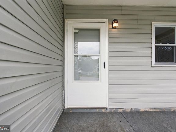 2nd image of 122 Freedom Trl