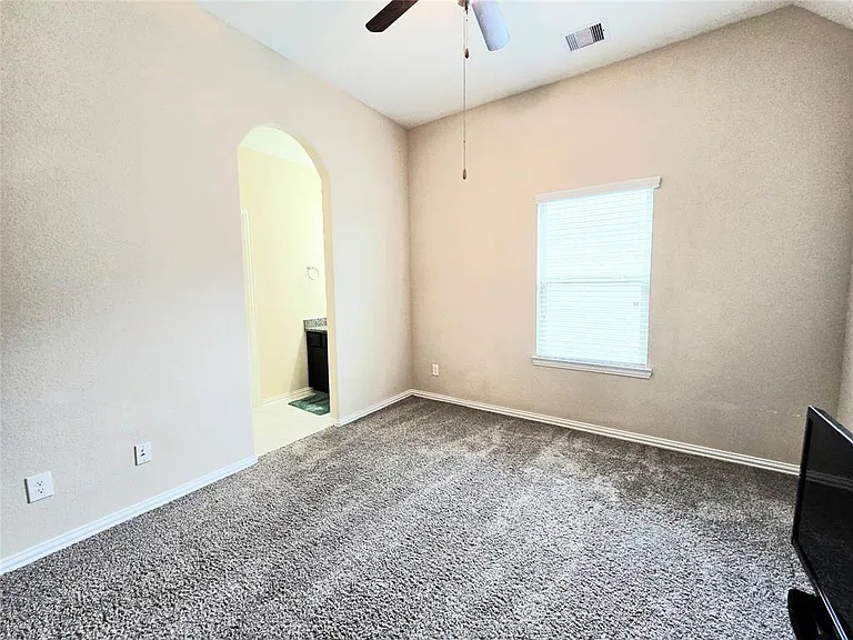 21914 Avalon Queen Dr — Photo 36