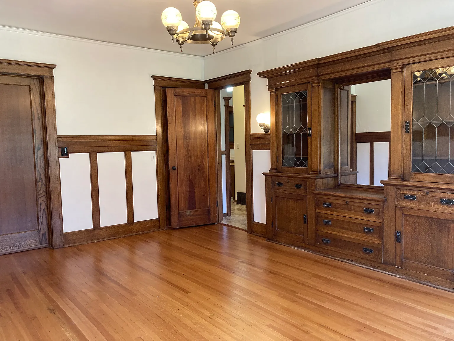 2 bed, 900 sqft, $1,350 — Photo 3