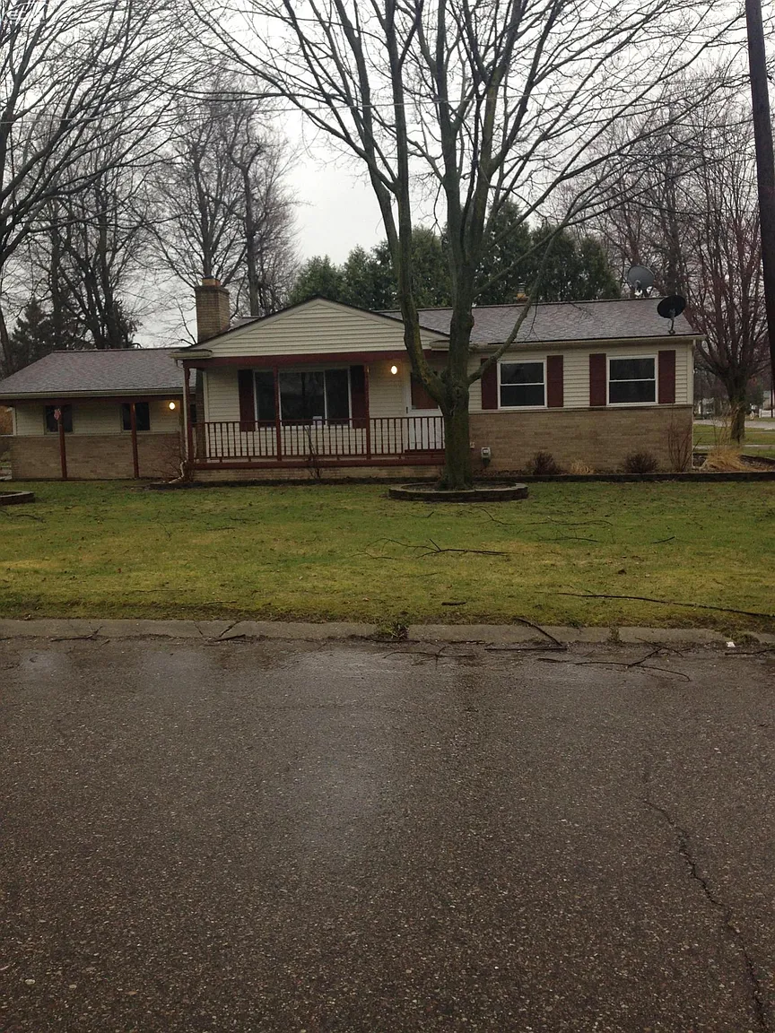 1305 W Judd Rd photo 1