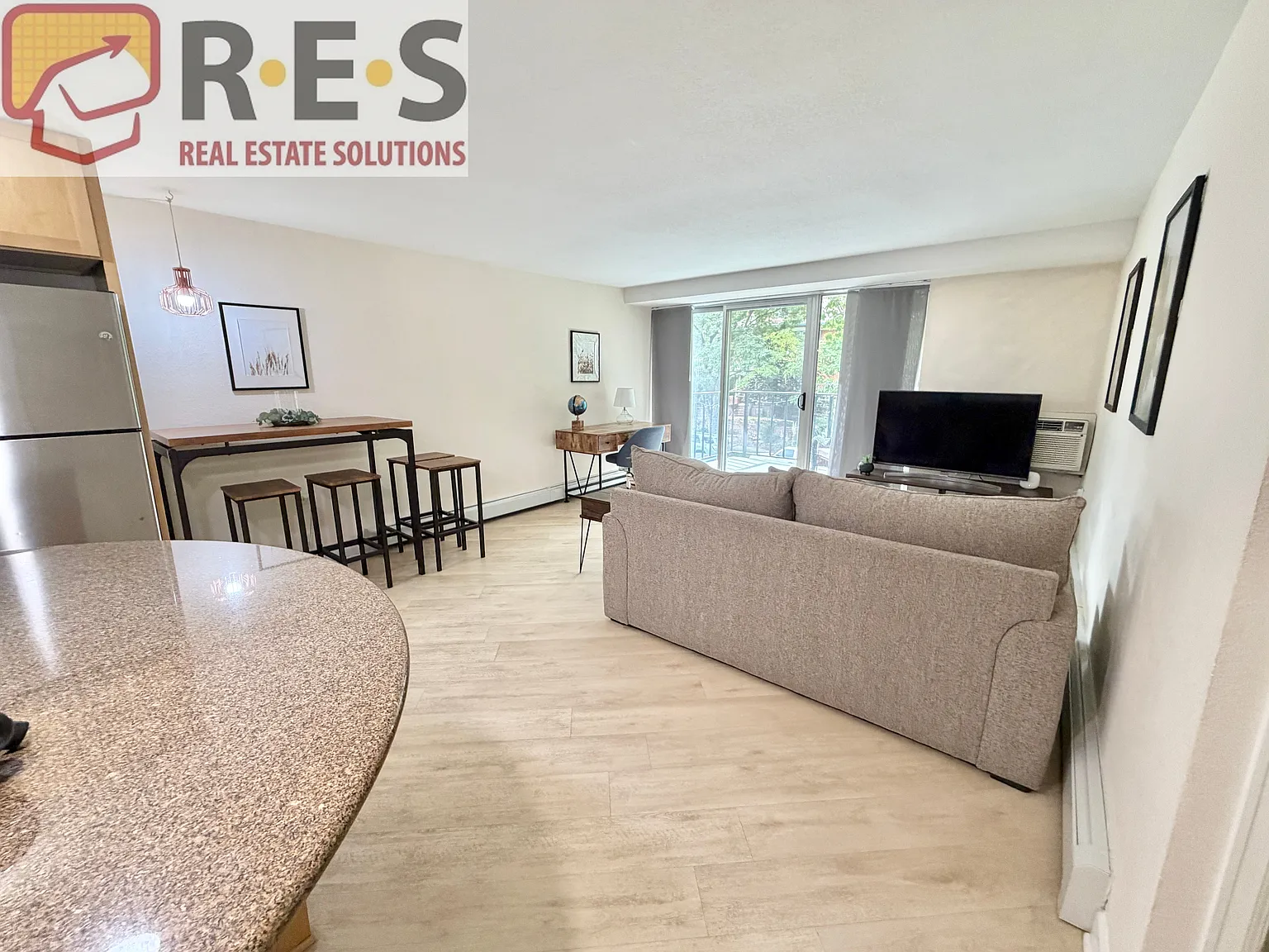 1150 Vine St — Photo 4