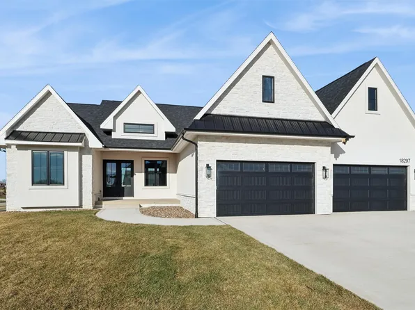 18297 Alderleaf Dr, Clive, IA 50325