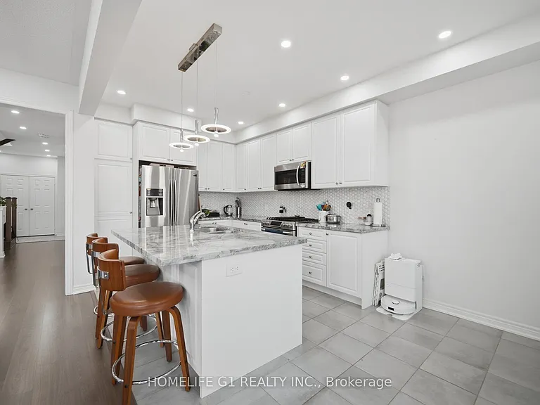 129 Holbrook Ct — Photo 12