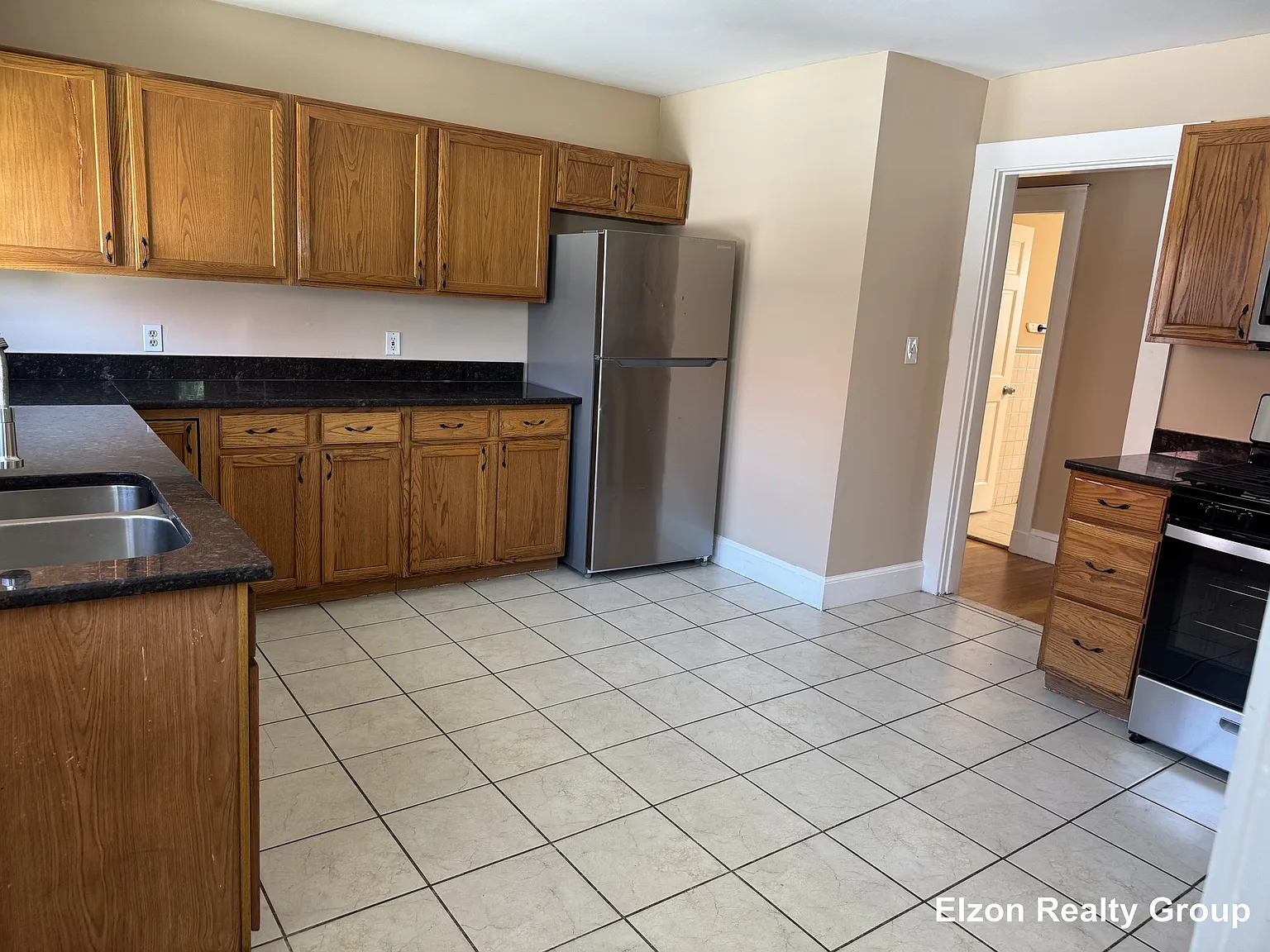 6 bed, 1.5 bath, $10,100 — Photo 1