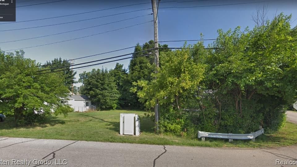 1st image of 2920 Hensman St W