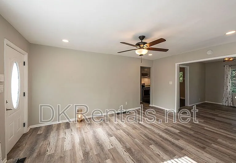 2874 Blount St — Photo 11