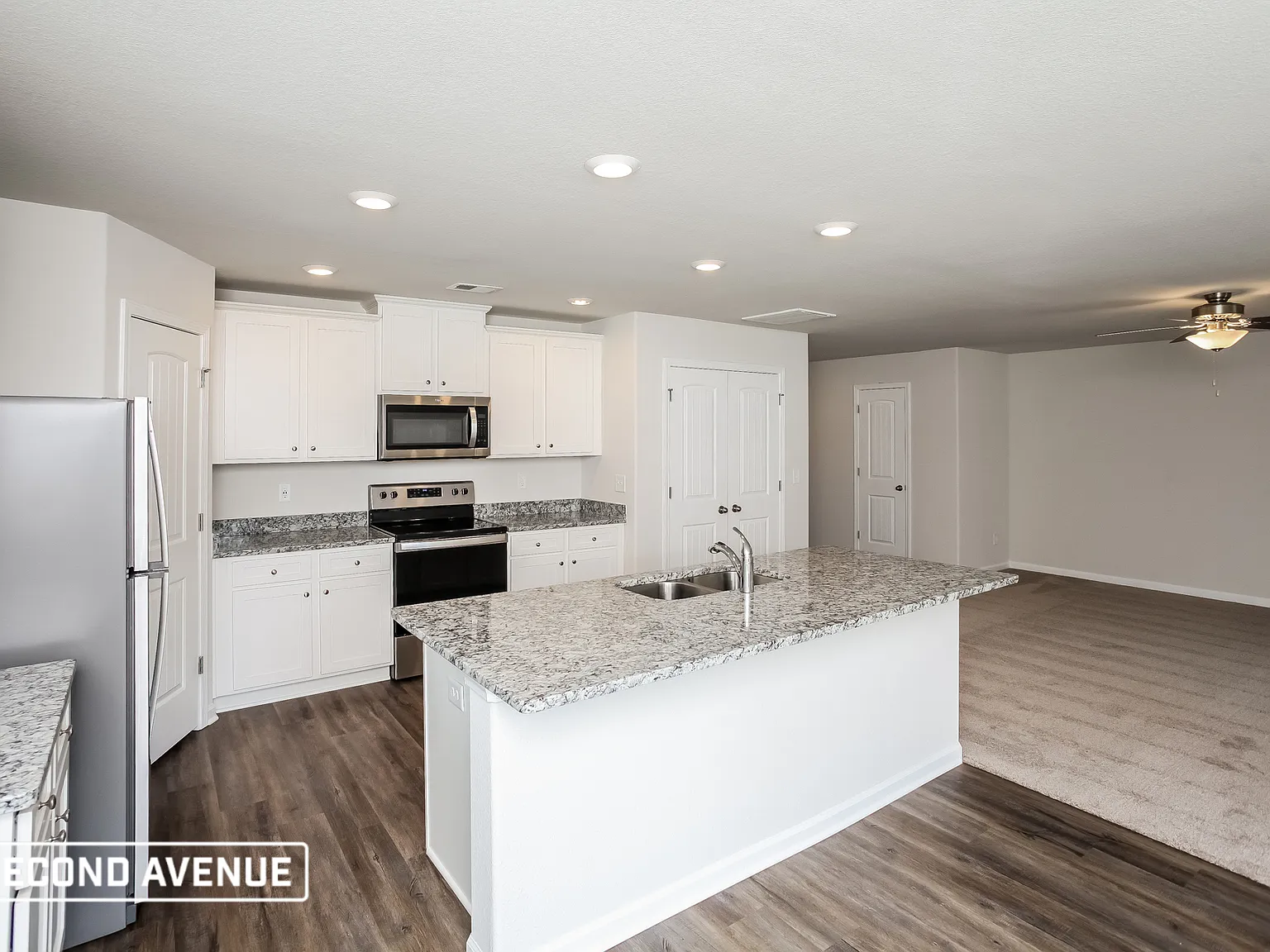 3 bed, 2.5 bath, 1800 sqft, $1,895 — Photo 3
