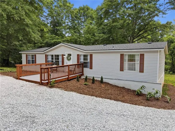 1203 Lanier Rd, Pendergrass, GA 30567