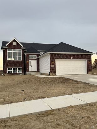 3016 W 84th Pl, Merrillville, IN 46410