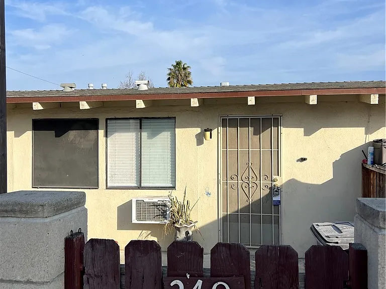 240 W Mayfair Ave — Photo 1