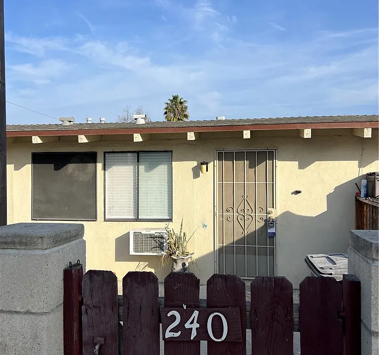 240 W Mayfair Ave