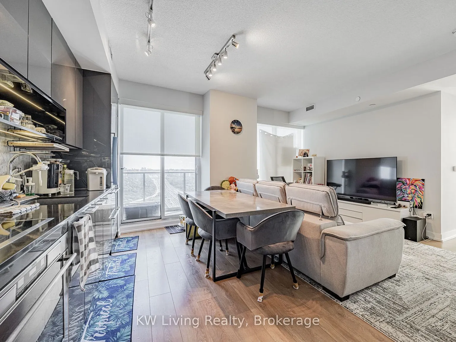 2 bed, $3,000 — Photo 3