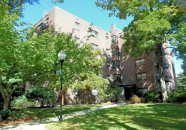 1st image of 421 Park Pl APT 4B