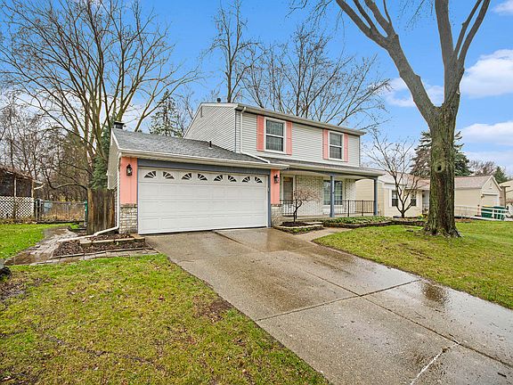 5th image of 340 Carriage Way