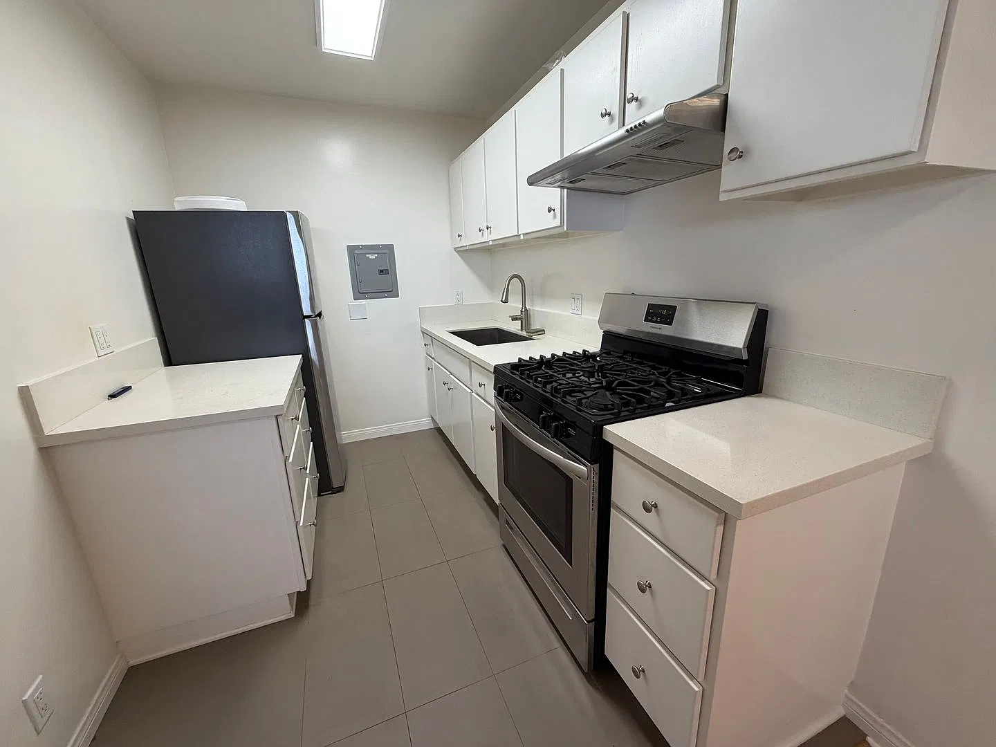 1347 North Poinsettia Place - LLC — Photo 4