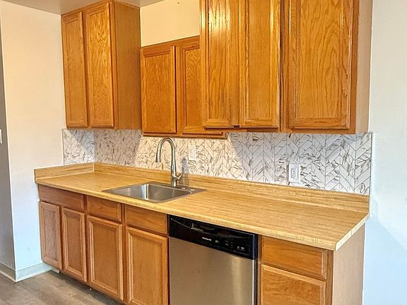 5th image of 41320 Beatrice St