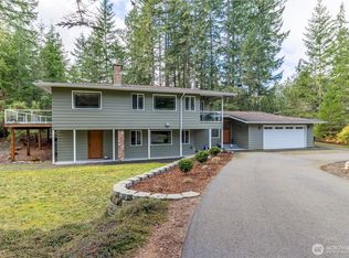 530 E Country Club Drive E, Union, WA 98592