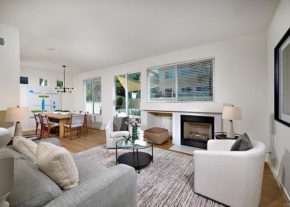 1st image of 565 Summerholly Dr