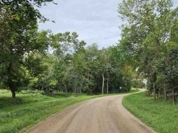 Exterior Neighborhood (street photo)