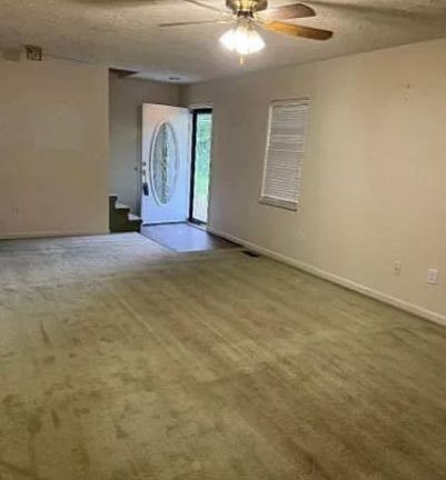 5th image of 1906 Woodstock Dr