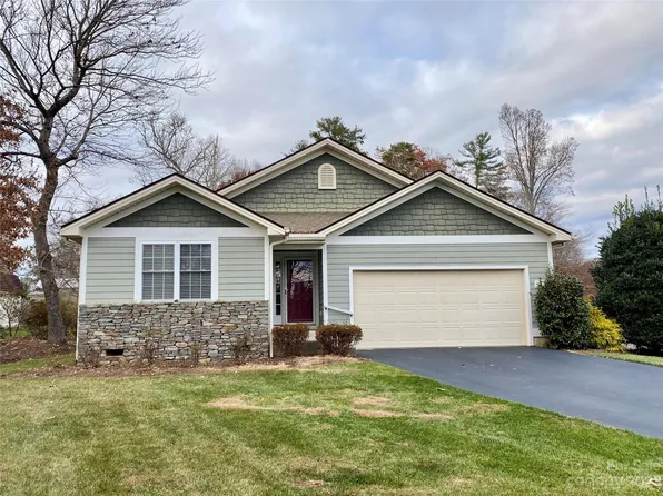 15 E Fairway View Ct, Etowah, NC 28729