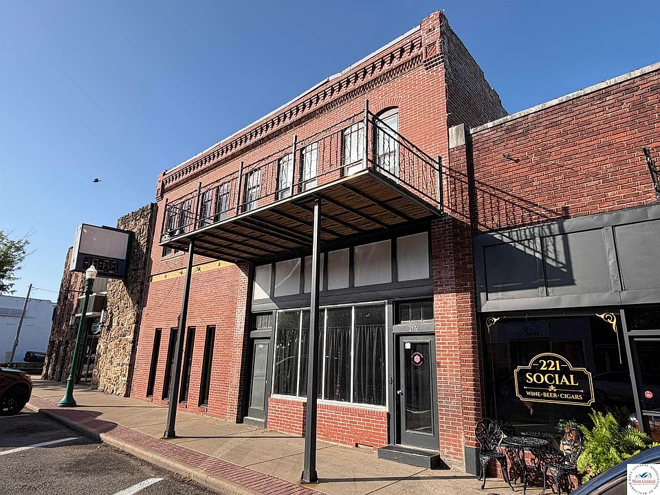 1st image of 217 W Main St