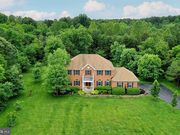 4th image of 63 Lake Forest Dr