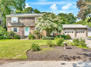 22 Hanson Rd, Barrington, RI 02806