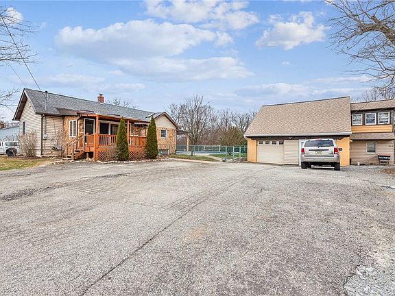 2nd image of 221 Woodside Rd