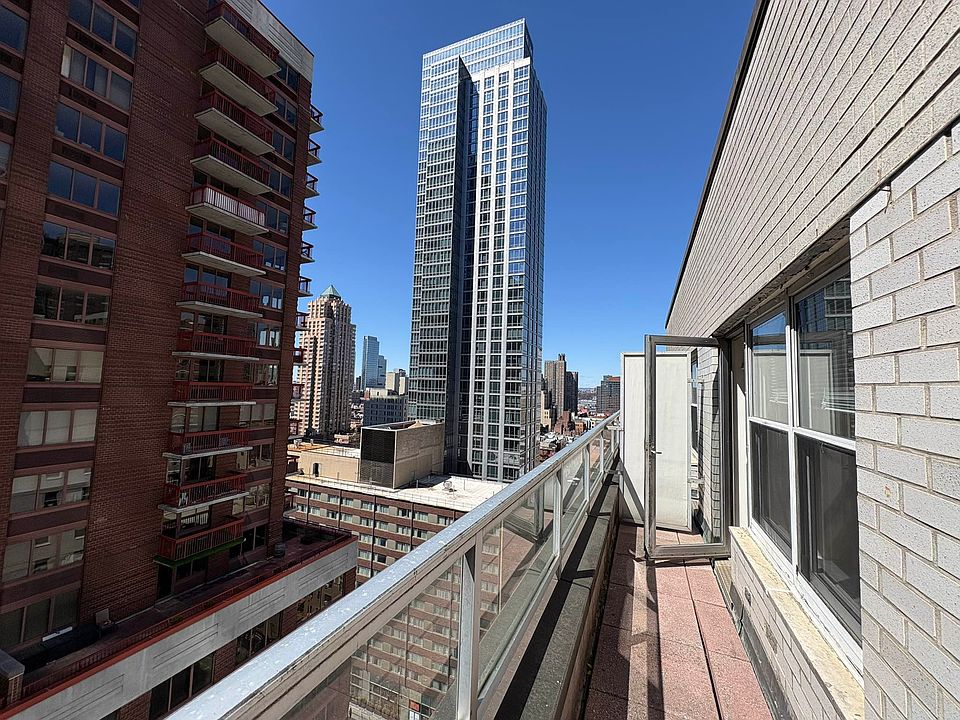 1st image of 888 8th Ave APT 20D