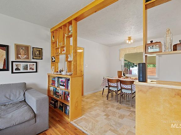 3rd image of 342 Dubois Ave
