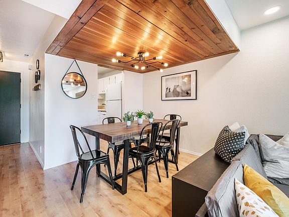 5th image of 470 Woodside Ave #2