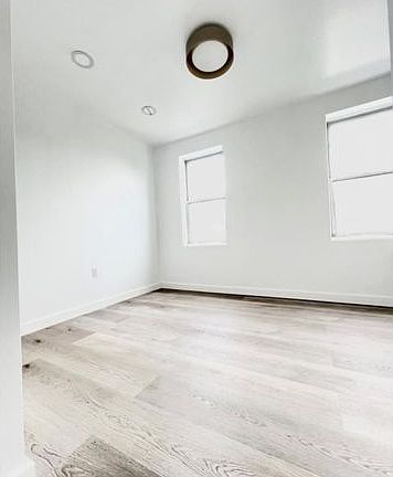 3rd image of 8613 18th Ave