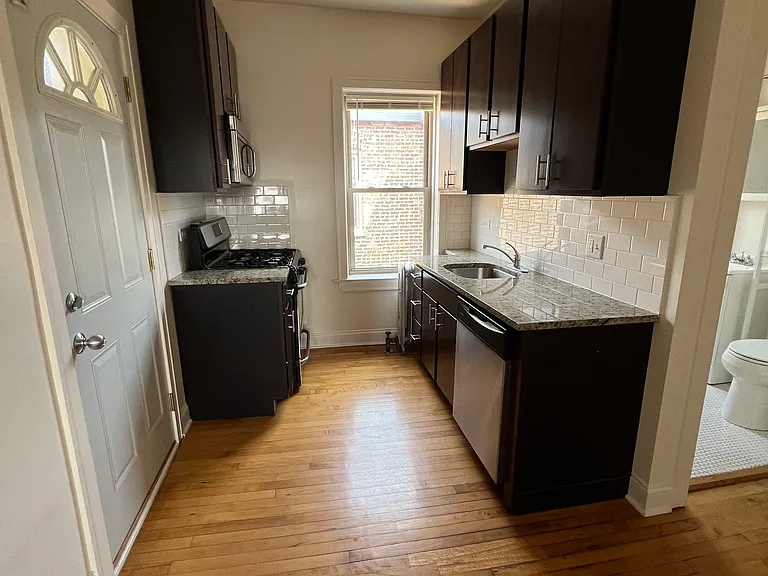2339 N Sacramento Ave #3N — Photo 6