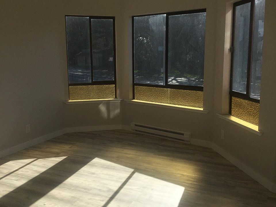 1st image of 2550 Sloat Blvd APT 1