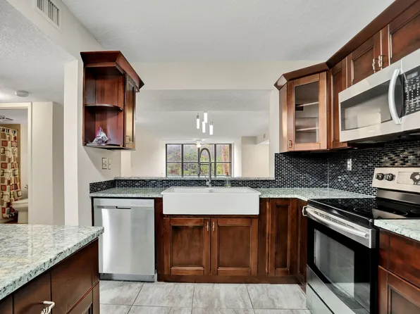2660 Carambola Circle N #203, Coconut Creek, FL 33066