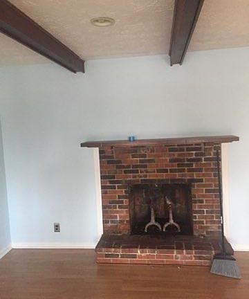 4th image of 806 Westwood Dr