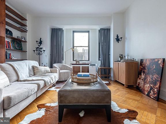 3rd image of 250 S 13th St APT 3E