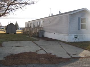 85 Meadows, Nappanee, IN 46550