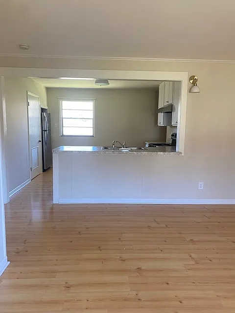 2 bed, 1000 sqft, $1,575 — Photo 3